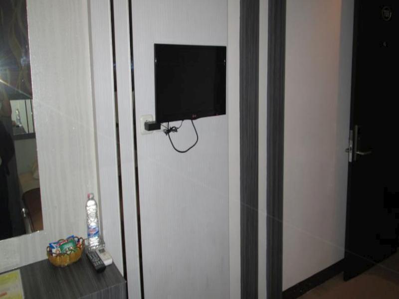 My Home Hotel Pontianak Esterno foto